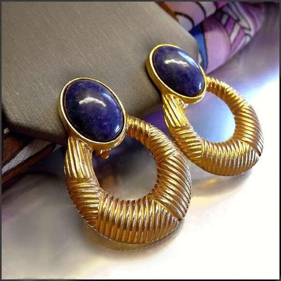 Elegant Lapis Lazuli Gold Hoop 1980s Vintage Earrings 15142 - Picture 4 of 6